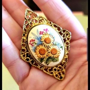 Vintage Gold Tone Brooch Sunflower